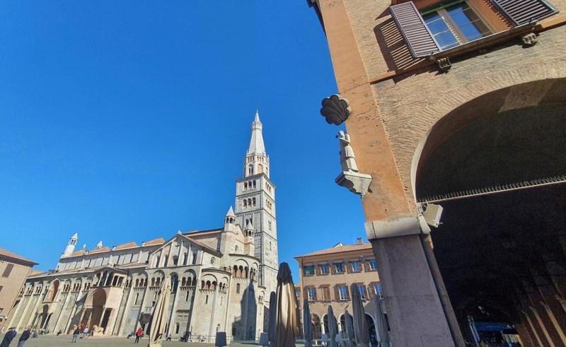 La Mansarda In Centro Apartment Modena Exterior photo